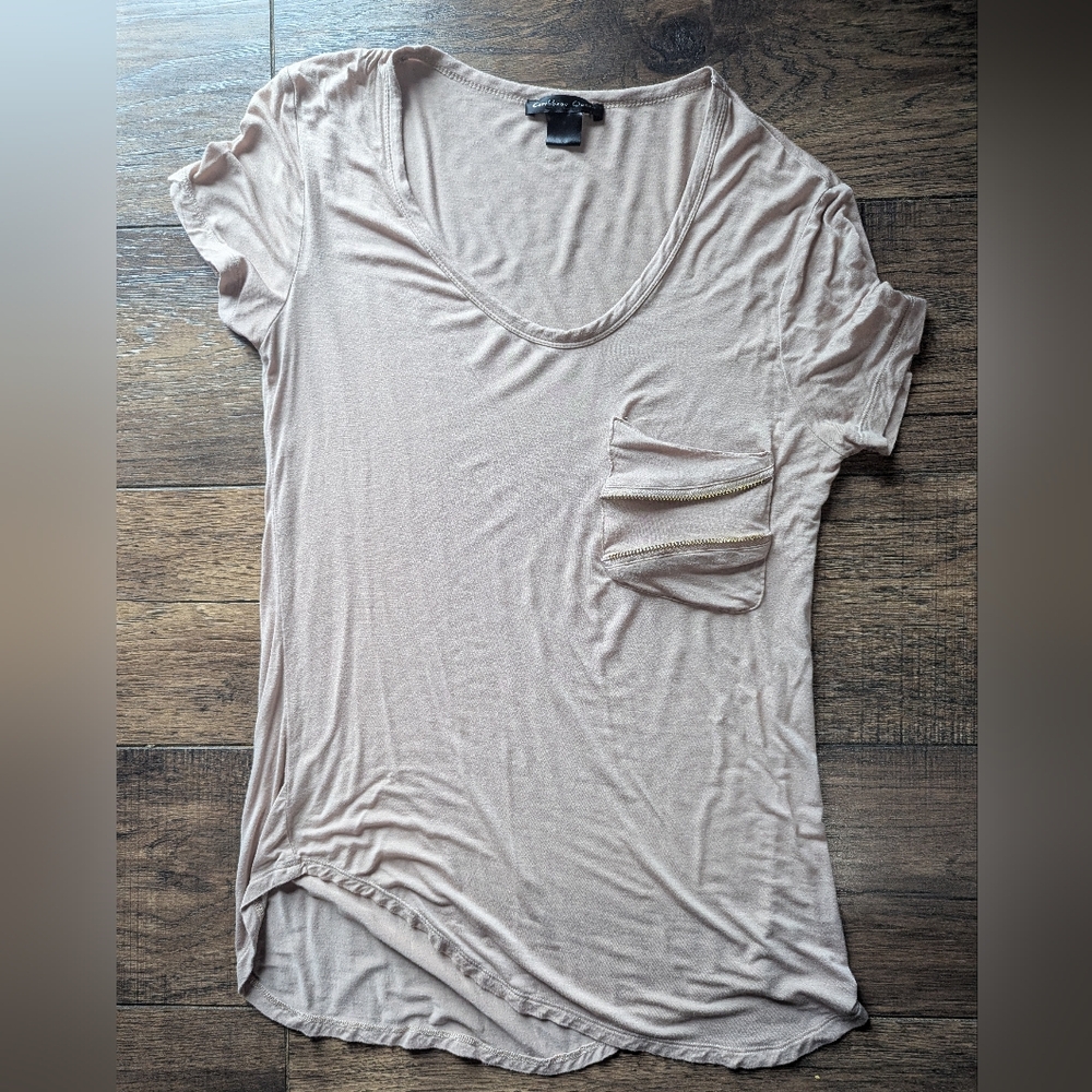 Caribbean Queen Women's Dusty Rose Pink T-shirt w/ Zipper Accent Pocket Size Med